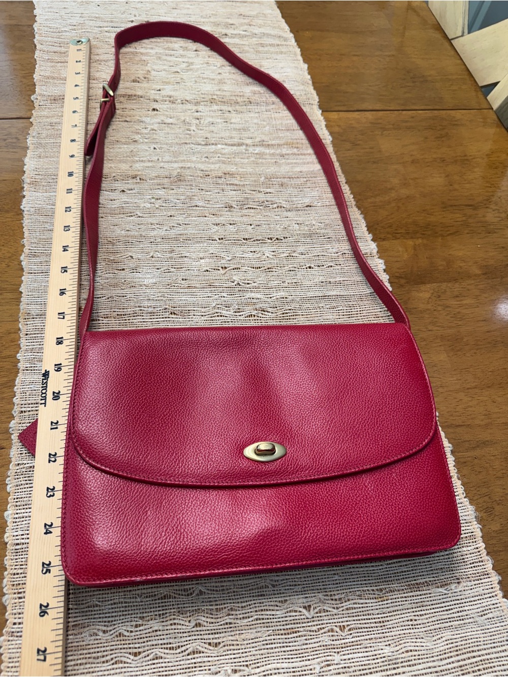 Vintage Coach Made in Italy Red Pebbled Leather Turn Lock Shoulder Bag - Picture 3 of 16